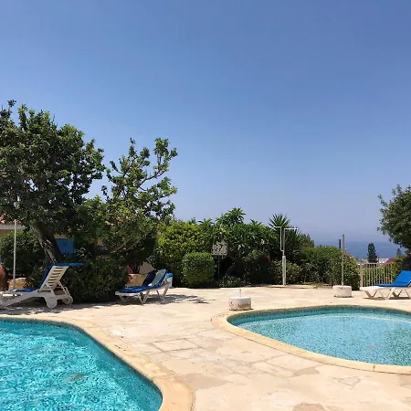 וילה T Gardens Seaview Klorakas