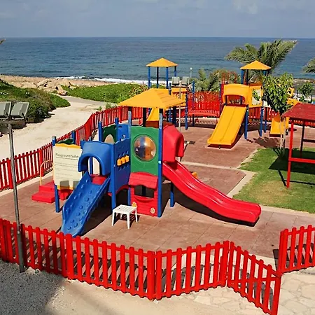 T Gardens Seaview Klorakas