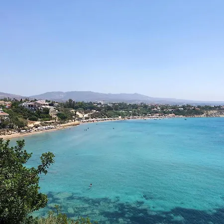 Villa T Gardens Seaview *