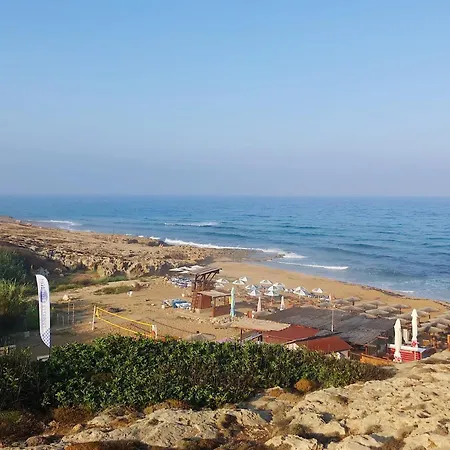 Villa T Gardens Seaview Klorakas